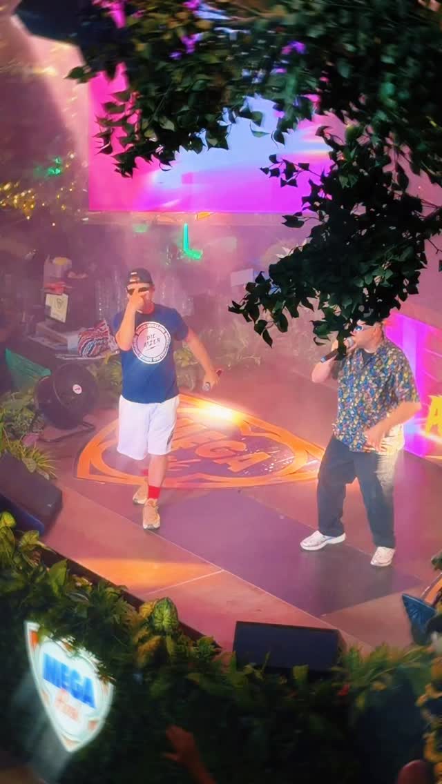 Die Atzen mit ihren All Time-Bangern machen einfach jede Saison Spaß und die United Party People feiern es bis heute zu 100 %! 🎉🔥 #megapark #ifeelmega #saison #unitedpartypeople