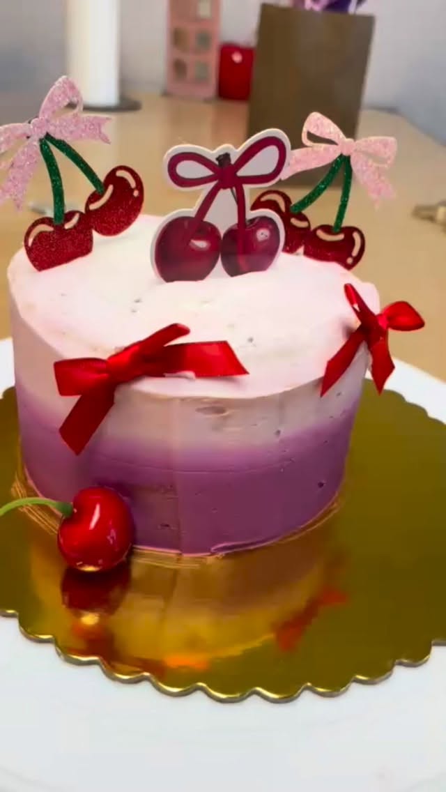 Letβs take a guided tour of each step of the cake-making process ππ·
These beauties understood the assignment for this birthday celebration! Happy Birthday to this beauty β they did an AMAZING job from start to finish. πβ€οΈ
Iβm starting to think cherries are officially the vibe for Summer π
Maybe itβs because weβre feeling extra sweet lately π What yβall think? #CherryGirlSummer