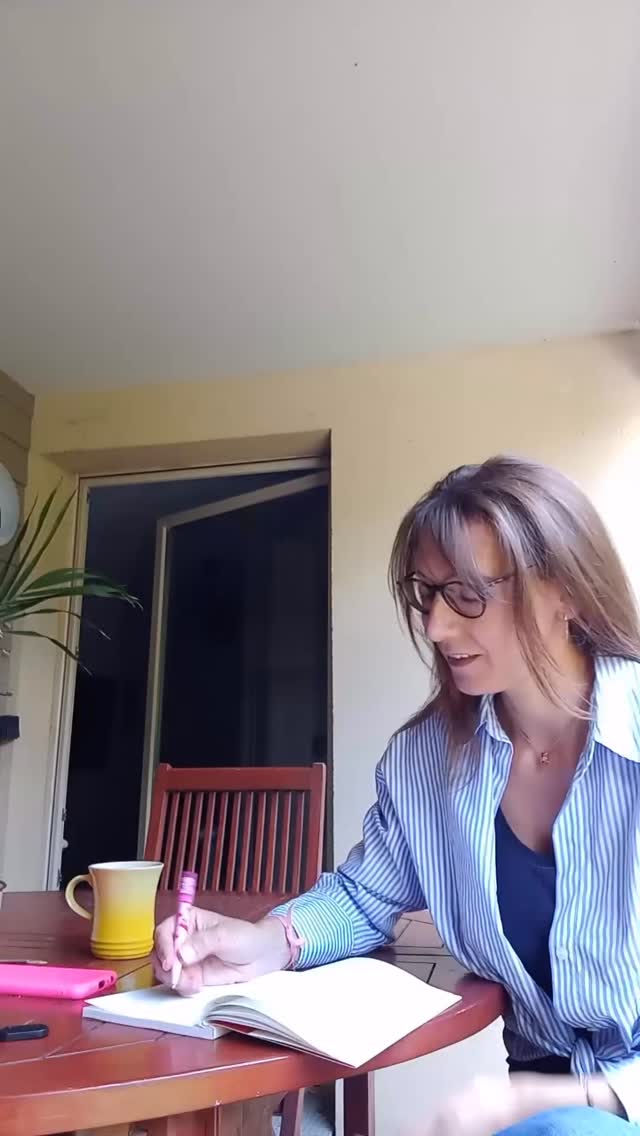 Et toi, quelles sont les pires phrases que tu as entendues sur ton chemin du deuil ? 🤍
✨✨✨✨✨
Je suis Ingrid, psychopraticienne spécialisée dans l’accompagnement du deuil et des séparations.
J’accompagne les femmes en visio ou en présentiel à Rambouillet.
Séance découverte offerte de 30 min (lien en bio).
N’hésite pas à m’écrire si tu ressens le besoin d’en parler.
#deuil #resilience #chocemotionnel #videintérieur #douleur