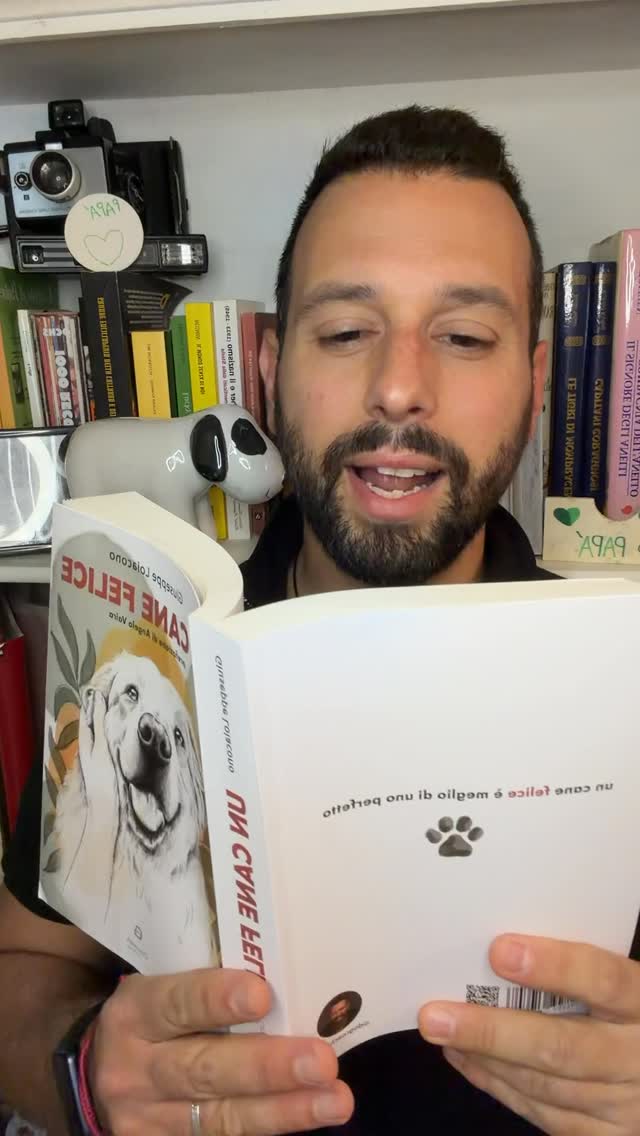 📚 “UN CANE FELICE”
Vi leggo un piccolo estratto del mio libro Un cane felice edito da @giacovelli_editore, un viaggio dentro ogni capitolo.
Qui siamo nel capitolo 4: “Tronco” 🌳
Paragrafo 4.1.
Perché comprendere davvero un cane significa andare oltre il comportamento… ed entrare nella relazione.
#uncanefelice #cinofilia #educazionecinofila #canifelici #relazioneuomocane