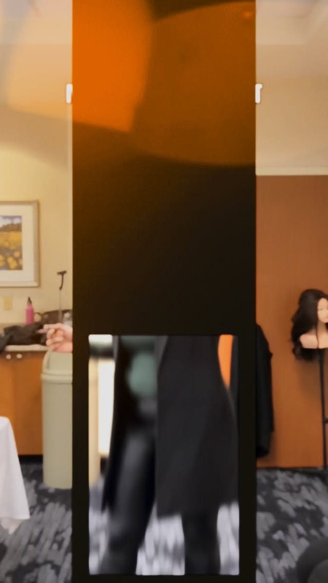 Our Makeup & Hair Artist Training is now open across Canada with limited seats: @face.boutique.academy
📍 Surrey – May
📍 Calgary – June
📍 Brampton – June
This is a complete hands-on course designed for beginners + aspiring artists who want to build real skills and start earning.
✨ What you’ll learn:
• Skin prep & product knowledge
• Day, soft glam & full glam makeup
• Bridal makeup techniques
• Hairstyling (curls, buns, bridal styling)
• Client handling & hygiene
• Networking/Marketing
Much more
✨ What’s included:
✔️ Professional Makeup & Hair Kit
✔️ Valid Certification upon completion
✔️ Exclusive Brand Discounts
✔️ Business guidance to start your journey
No experience needed we guide you step-by-step 🤍
Seats fill fast every batch, DM now to register & secure your spot!
#makeupclasses #beauty #makeup #makeupartist #brampton