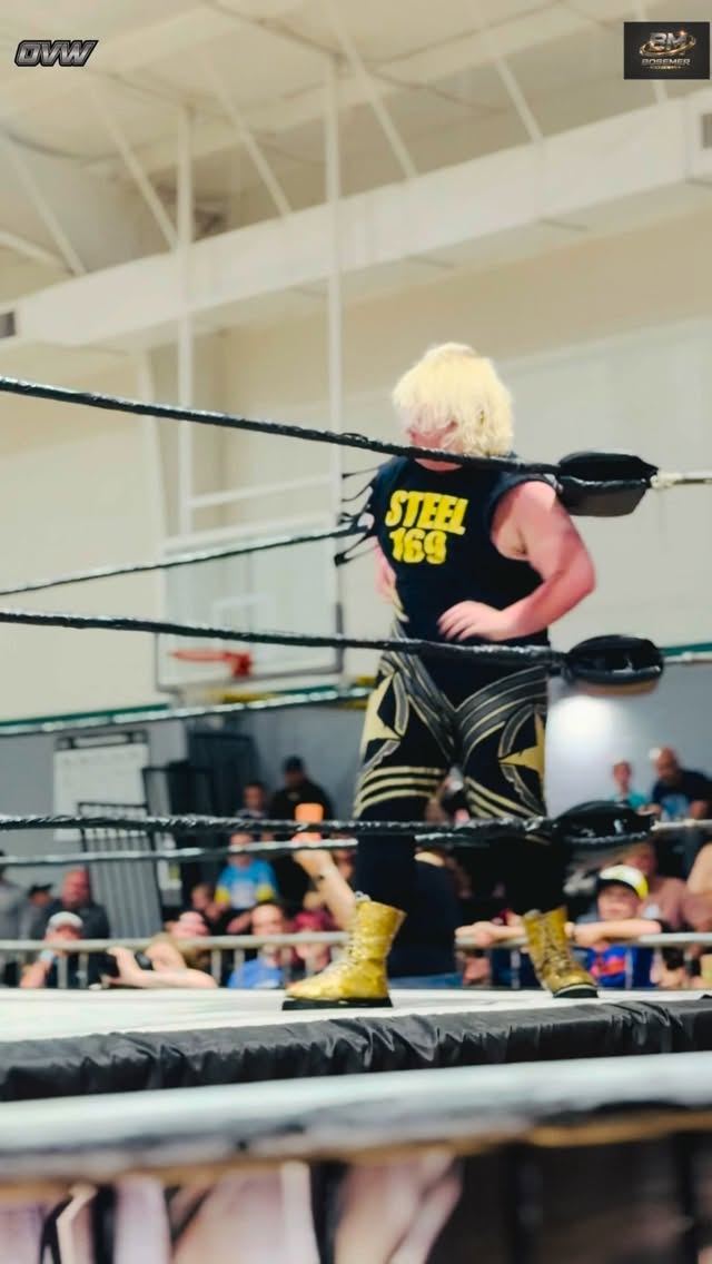 @stephen_steel_169 had a trick up his sleeve and showcased that trick in getting his victory against @the_mayan_mauler at Shamrock Slam 2 🍀.
@ovwwrestling
