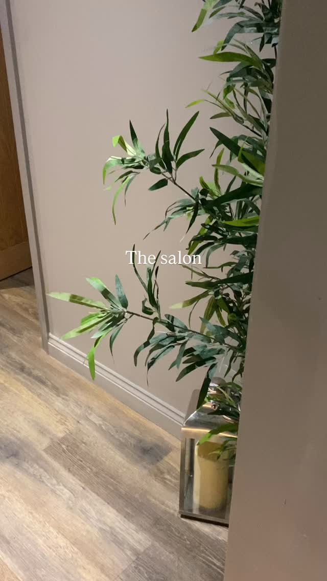 The salon… 🤍
A little escape from the outside world ✨
Soft lighting, cosy rooms & the place your self-care begins 🕯️
Do you have a favourite room down our corridor? 🤍