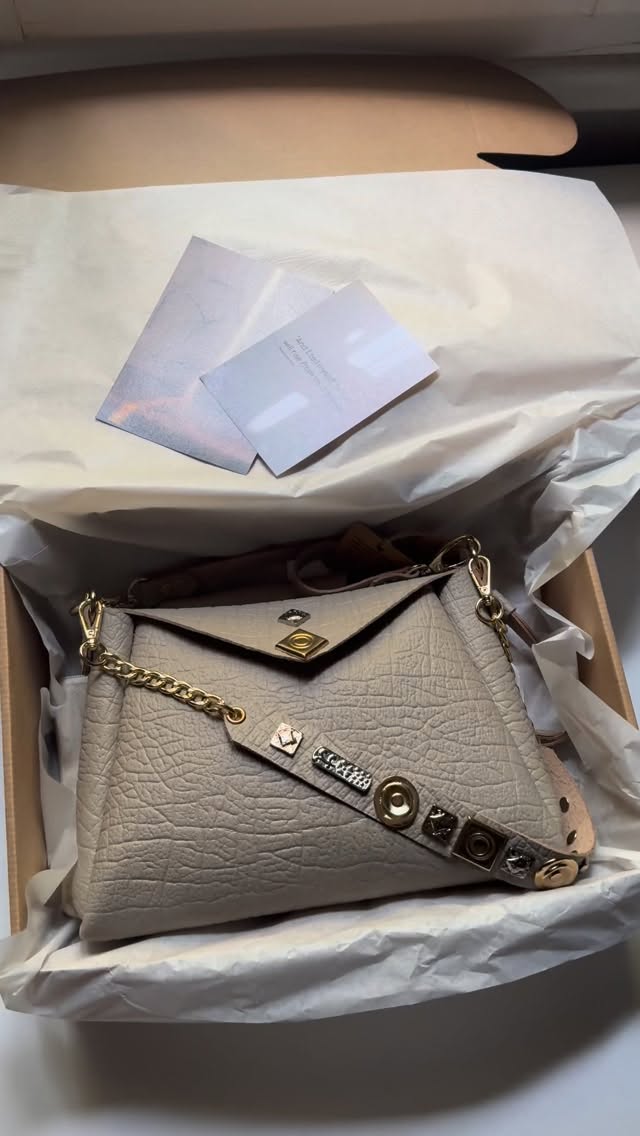 “Beautiful things” handcrafted leather bag, available in stores and online!