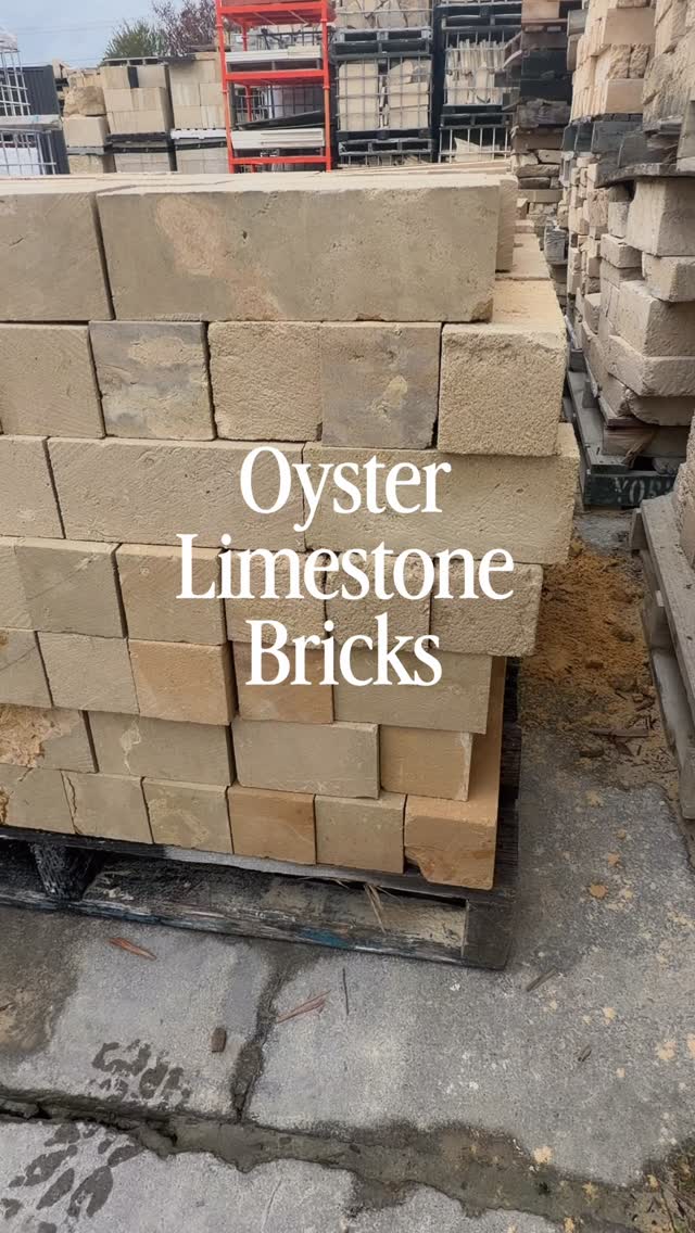 Oyster Limestone Bricks
Natural
Australian
Earthy Tones
Flexible sizing
Oh yeah
For a project with @baylon.architects
