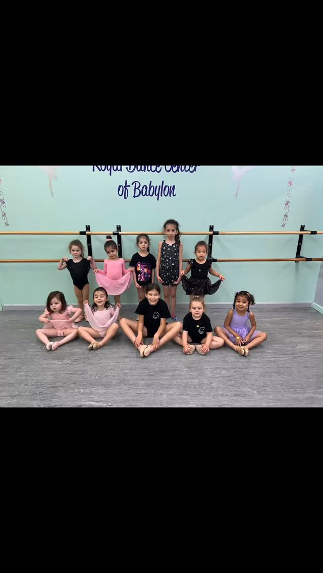 Bring a Friend to dance week! 💜👑
#rdcforever #loyaltoroyal #longislanddancestudio #discoverbabylon #royaldancestudio