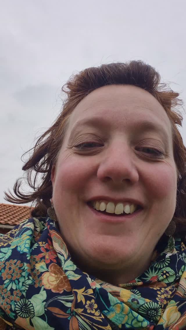 Retour sue le 2eme slow-timz.que j'ai organisé.
Nous étions 4.
Les échanges ont pu être très riches et profond. Merci à elles pour leur confiance. 🙏
Ça me touche tellement de voir les personnes osées se dévoiler et encore plus dans un groupe car je sais que c'est n'est pas facile.
C'est temps là sont de véritables cadeaux pour moi. 🎁
Tu veux participer au prochain, il reste des places. L'inscription est possible dans le lien en bio.