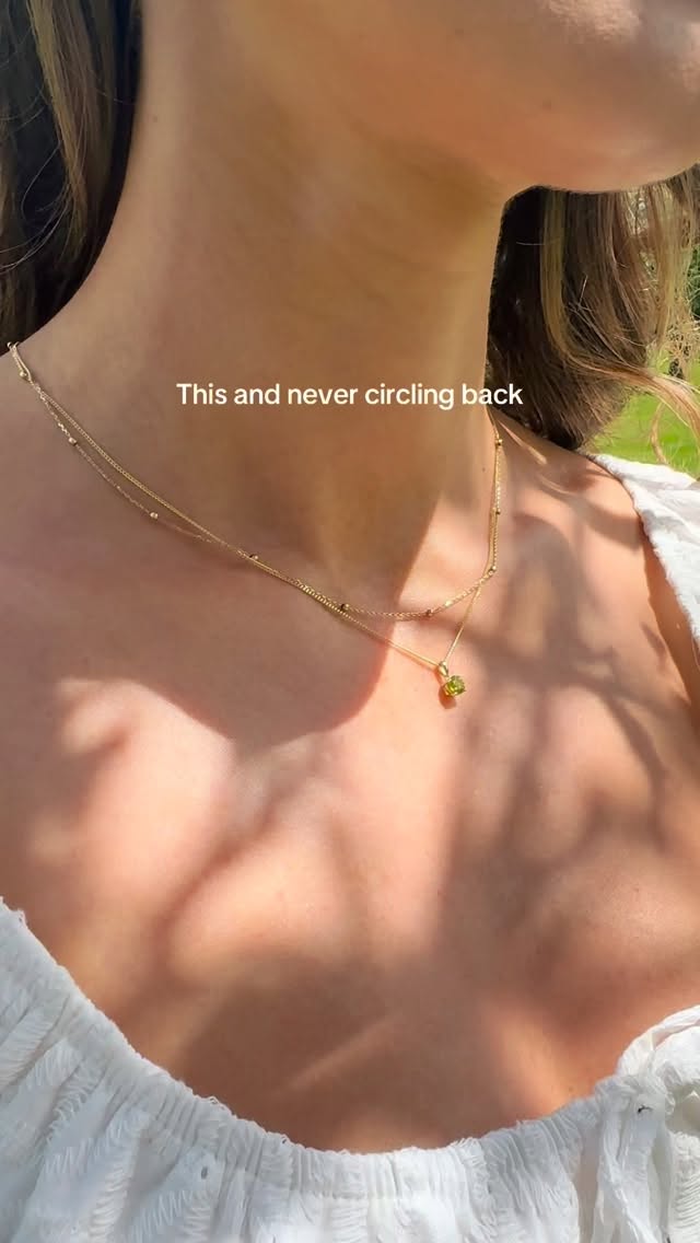 The warmth of the sun on your skin and that just-before-sunset glow hitting your jewellery just right ✨
#prhjewellery #summervibe #necklacestack #offcampus