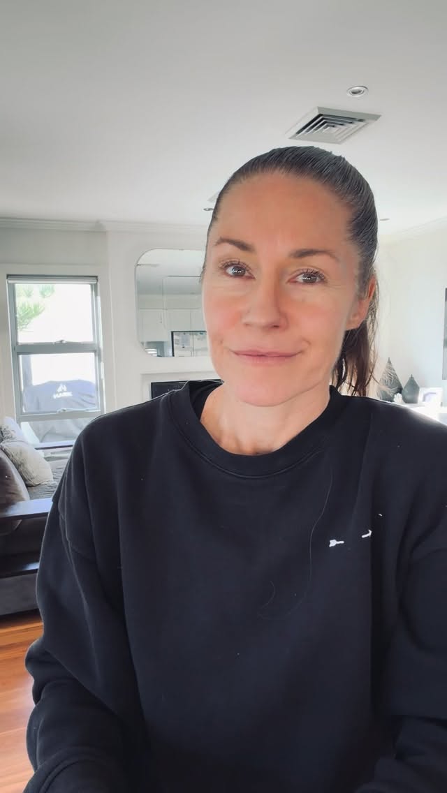 Talking healing tools/tips post my knee (partial meniscus removal) surgery. So for those interested … the cork ball goes on the floor (not on couch as it sounds in this clip) and foot on top, while seated on the couch. You press the sole of your foot into the ball as hard (or gently) as you like, rolling your foot along it to get the acupressure benefits.
P.S. the products I was gifted are from the beautiful company @hanakotherapies
-
-
-
#integrativehealth #wellness #health #healthyliving #cleanliving #healthyhabits #integrativewellness #healthylifestyle #naturalhealth #dailyrituals #healingpostsurgery