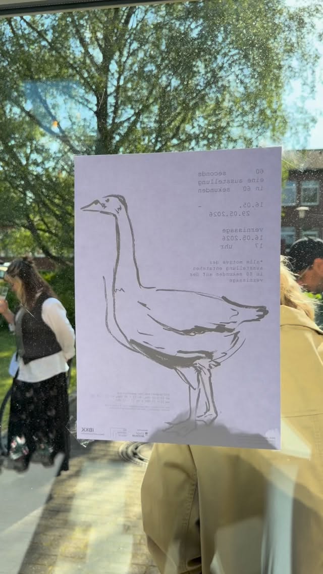 aaaaaand Action 🍿📣💥 hieß es am Samstag bei der Vernissage zur 60 Seconds Ausstellung. Ein interaktives Ausstellungsformat in dem die Arbeiten erst während der Vernissage in nur 60 Sekunden entstehen. Wahnsinn! Da haben alle unsere Künstler:innen mal wieder gezeigt wie eindrucksvoll Kunst sein kann. Kaum zu glauben was in 60 Sekunden entstehen kann?! #ibkk #bochum #60seconds #ausstellung