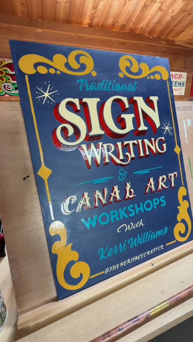 Work in progress. I started this during last weekends sign writing course. Lots of work to be done on the scrolls yet.
The main lettering is painted with @wrightsoflymm Holborn Cream and it’s a bit pwhoaaaar!
#signwriting #workshop #lettering #canalart #handpainted