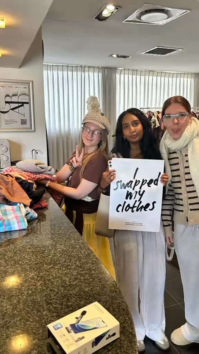 Style, sustainability, and second chances ♻️✨
Our FEDISA Swap Shop brought students together to exchange pieces, experiment with personal style, and rethink the way fashion moves. From denim to statement pieces, every item carried a new story into someone else’s wardrobe.
Fashion does not always need to be new to feel original.
#FEDISA #SwapShop #SustainableFashion #FashionSchool #CapeTownFashion CircularFashion StudentStyle FashionCommunity