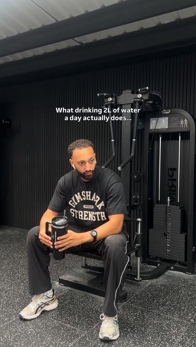 Most people underestimate how much better they’d feel just by drinking more water.
Drinking around 2L a day can help with:
💧 Better energy levels
💧 Improved focus & concentration
💧 Reduced headaches
💧 Better gym performance & recovery
💧 Improved digestion
💧 Healthier skin
💧 Appetite control & reduced cravings
Even mild dehydration can leave you feeling tired, sluggish and hungry without realising why.
A simple target like 2L daily is one of the easiest habits you can build for your health, performance and overall wellbeing.
Start small, stay consistent and your body will notice the difference.