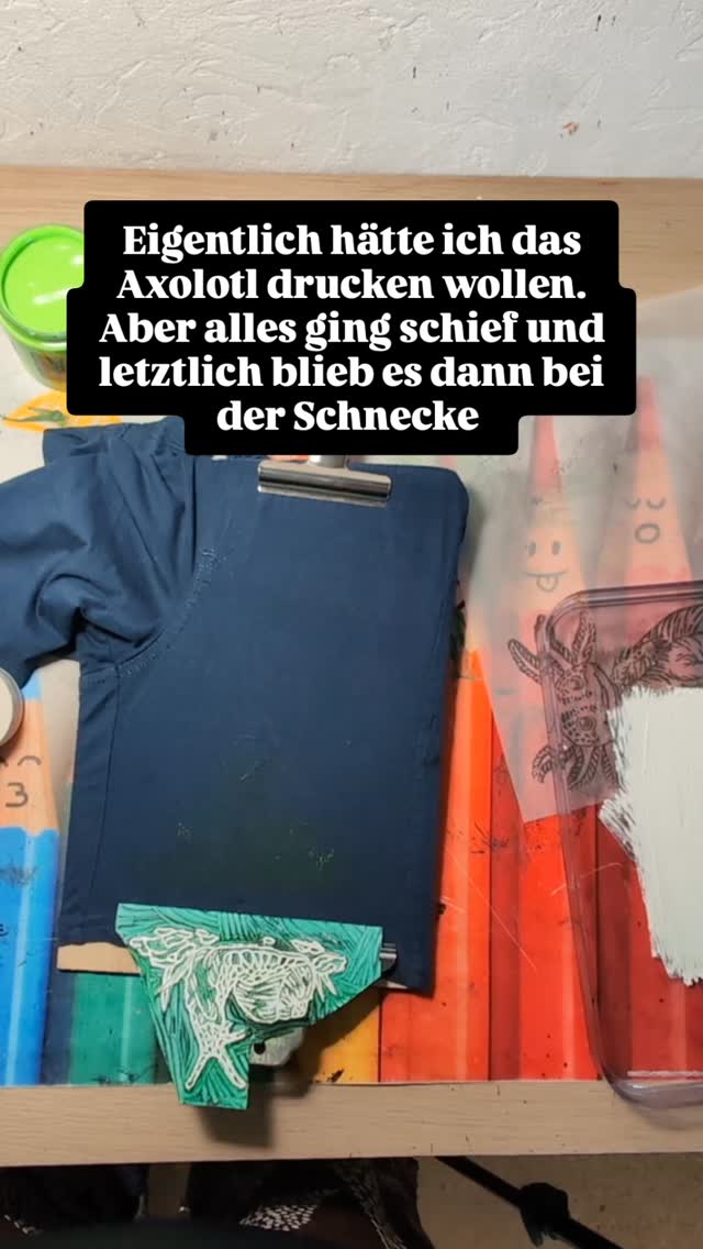 Hab heute viele Farben und walzen getestet, der letzte Versuch war dann der Durchbruch, leider war dann nur noch die Schnecke drin. Das Axolotl ist dann morgen nochmals dran, Farbe ist bereits bestellt
#animalart #linolprinting #linolartwork #myownartology
