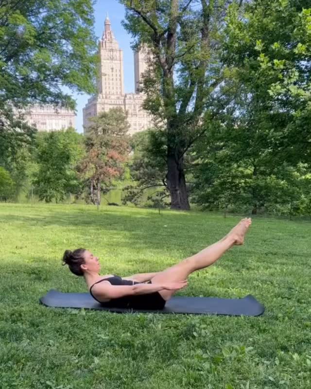 The first 4 exercises of Contrology aren’t just a warm-up—they are the blueprint for the entire Pilates method. 🪵🔥
Ever wondered why Joseph Pilates chose to open his beginner sequence with The Hundred, The Roll Up, The One Leg Circle, and Rolling Like a Ball? It wasn’t random. It was a brilliant, systematic progression designed to wake up your body and mind.
Here is exactly why these first four movements are the ultimate foundation:
* 1. The Hundred (The Igniter): We start lying down, but don’t get cozy. The Hundred is all about circulation and breath. By pumping the arms and breathing deeply, you literally stoke your internal fire, warm the blood, and wake up the lungs. It centers your focus and tells your nervous system: It’s time to connect.
* 2. The Roll Up (The Spine Awakener): After building heat, we immediately test the powerhouse. The Roll Up offers a deep stretch for the entire back body while demanding deep abdominal control. It moves the spine from a static state into active, articulated flexion.
* 3. The One Leg Circle (The Anchor): Now that the spine is warm and the core is engaged, we find pelvic stability. This exercise isolates the leg in the hip socket. The goal isn’t just to move the leg; it’s to keep the entire pelvis completely quiet, square, and anchored to the mat while the leg moves independently.
* 4. Rolling Like a Ball (The Balance Finder): After stabilizing, we move. This is the first time we lift off the mat, requiring a deep, rounded C-curve and serious powerhouse control to balance on the sit bones. It massages the spine, stimulates the nervous system, and teaches you how to use your breath—not momentum—to move.
The Big Picture: In just the first four movements of a Classical mat class, you have pumped your blood, articulated your spine, stabilized your pelvis, and tested your balance. You’ve established your “powerhouse” connection, perfectly setting up your body for the rest of the series.
Save this video for your next mat practice, and focus on the purpose behind the sequence! 🌿✨
#centralparkpilates #nycfitness #thingstodoinnyc #upperwestside #secretnyc