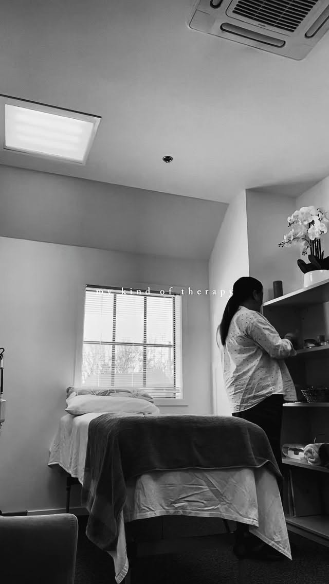 New moon. New clinic. New beginning 🌑
This week was my first clinic day working from Birthcare Auckland, a space that feels aligned with the work I love most.
Women’s health, fertility, pregnancy and postpartum acupuncture in the heart of Auckland.
Grateful to begin slowly and build something meaningful here ✨
Appointments now open via the link in bio ✨
#BirthcareAuckland
#AucklandAcupuncture
#PregnancyAcupuncture
#FertilityAcupuncture
#PostpartumCare
