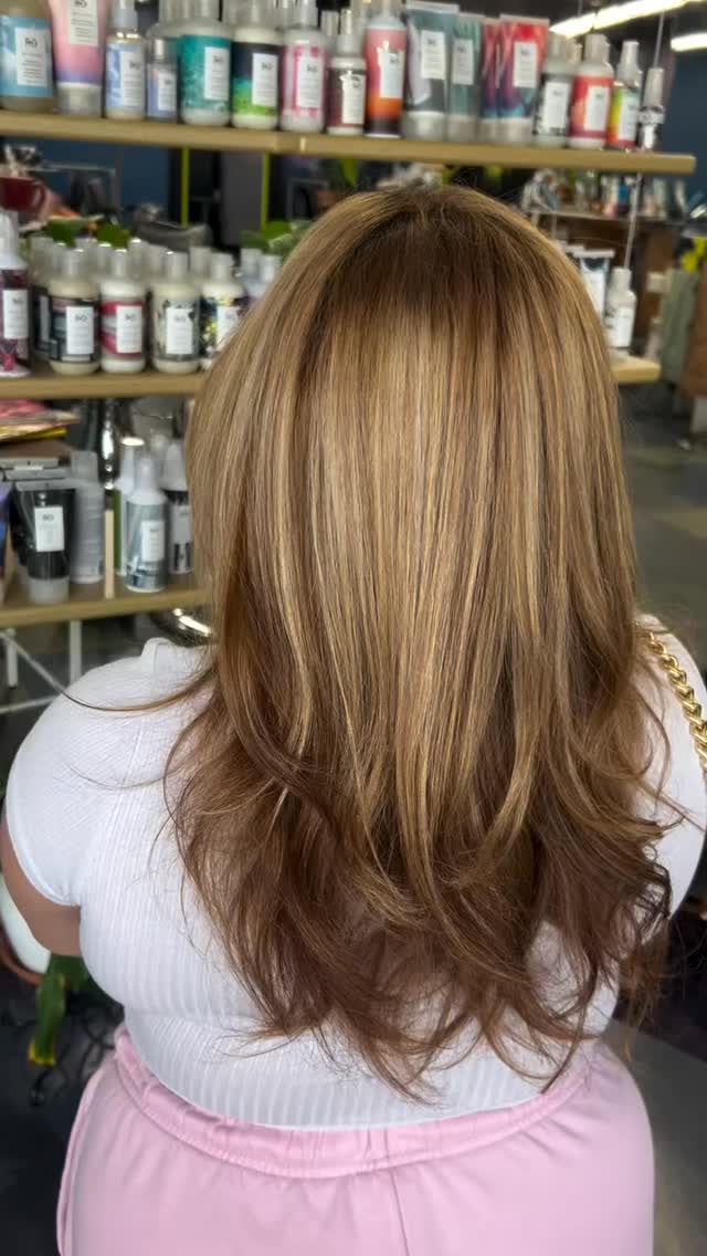 Freshen up your look this season! 🌸
Now taking appointments for June. Message me to book your next appointment 💖
#sanjosesalon #hairstylist #hairgoals #stationxsalon #haircolor