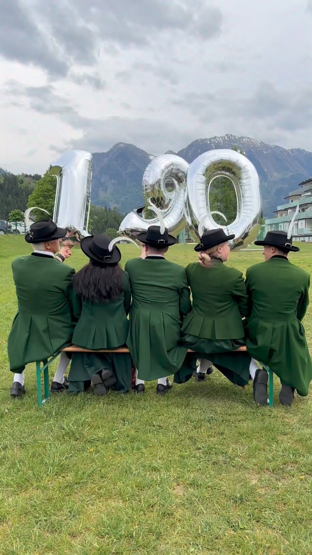 Bald wird wieder gefeiert, musiziert und angestoßen 🥳🍻 190 Jahre Bauernmusik St. Johann 🎺💚
📅 12.–14. Juni
📍Maria-Schiffer-Platz
Mia gfrein uns scho! 🙌🏼