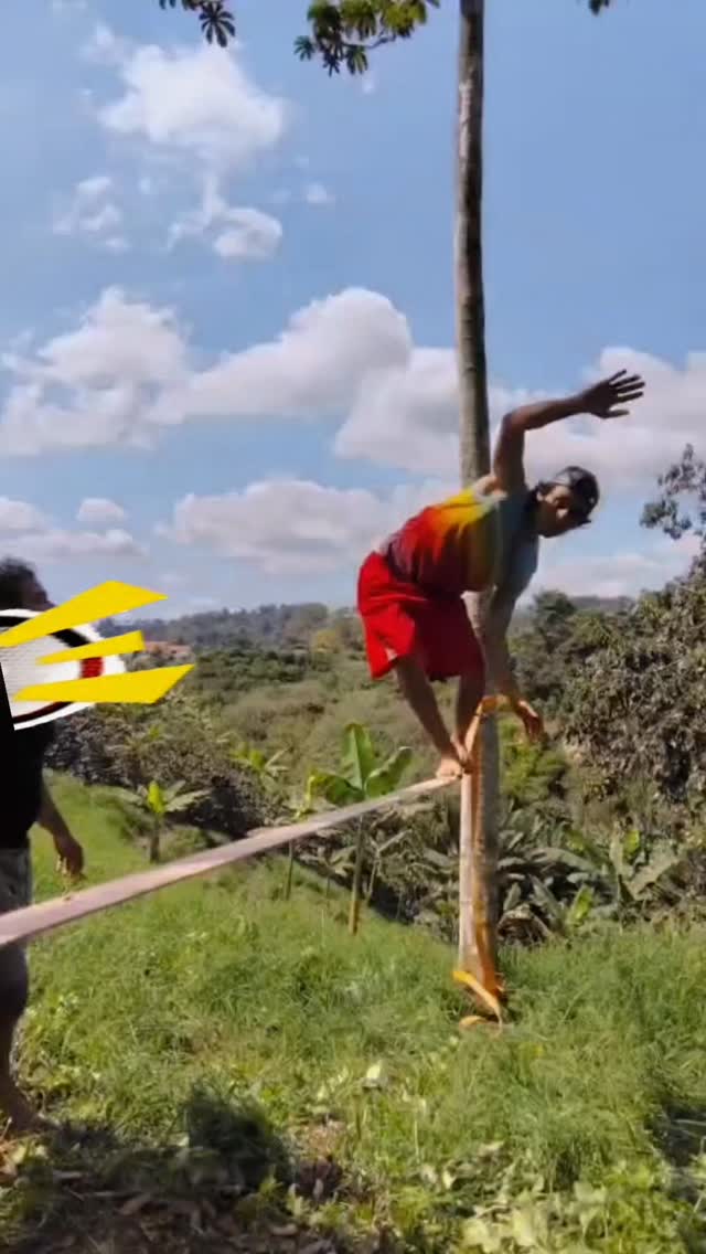 No olvides seguir nuestras cuentas @escuelaslackquindio y @escuelaslackbogota
¿Ya sabes lo que pasa cuando te subes al Slackline por primera vez?
#Desarrollopersonal #slackline #armenia #bogota #primeravez
