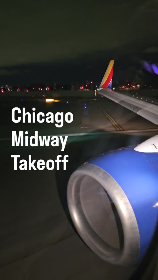 🚀 mode activated for the steep climb out of MDW.
.
🏷 #southwestairlines #boeing737 #737 #takeoff #chicagomidway