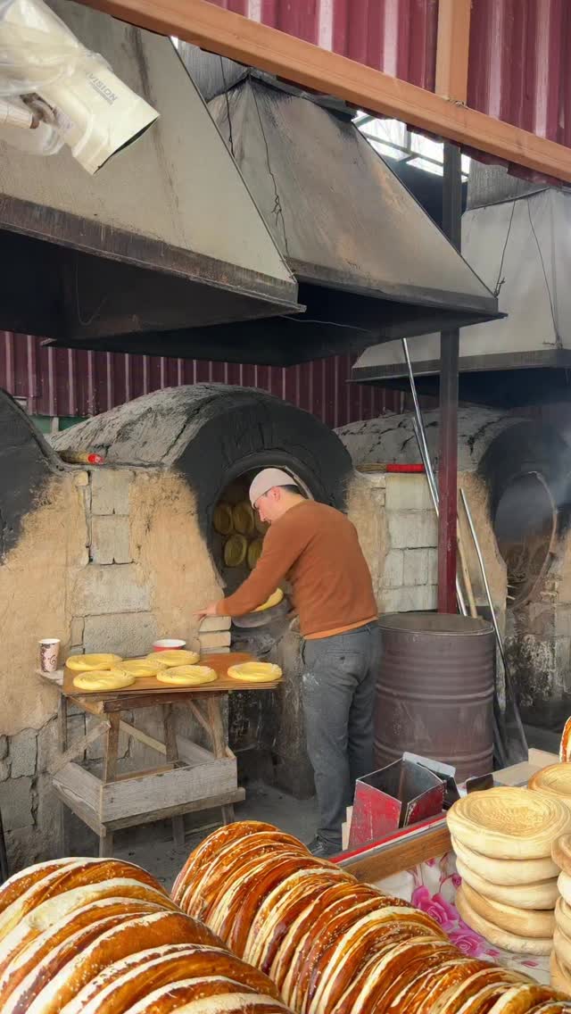 Fresh from the clay oven: watching kokand fatir come to life, one golden layer at a time 🫓