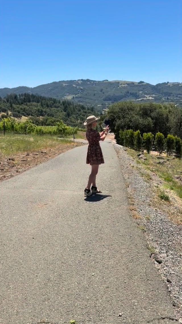 I love to share my wine country with all of you🍷
Absolutely loved our tasting this past week. The views are next level! The wines? Truly incredible across the board, each one better than the last🍷
Thank you Coursey Graves Estate Winery for hosting us💕
#sonomawine #sonomavalley #winetasting #womenthattravel #travelbloggers