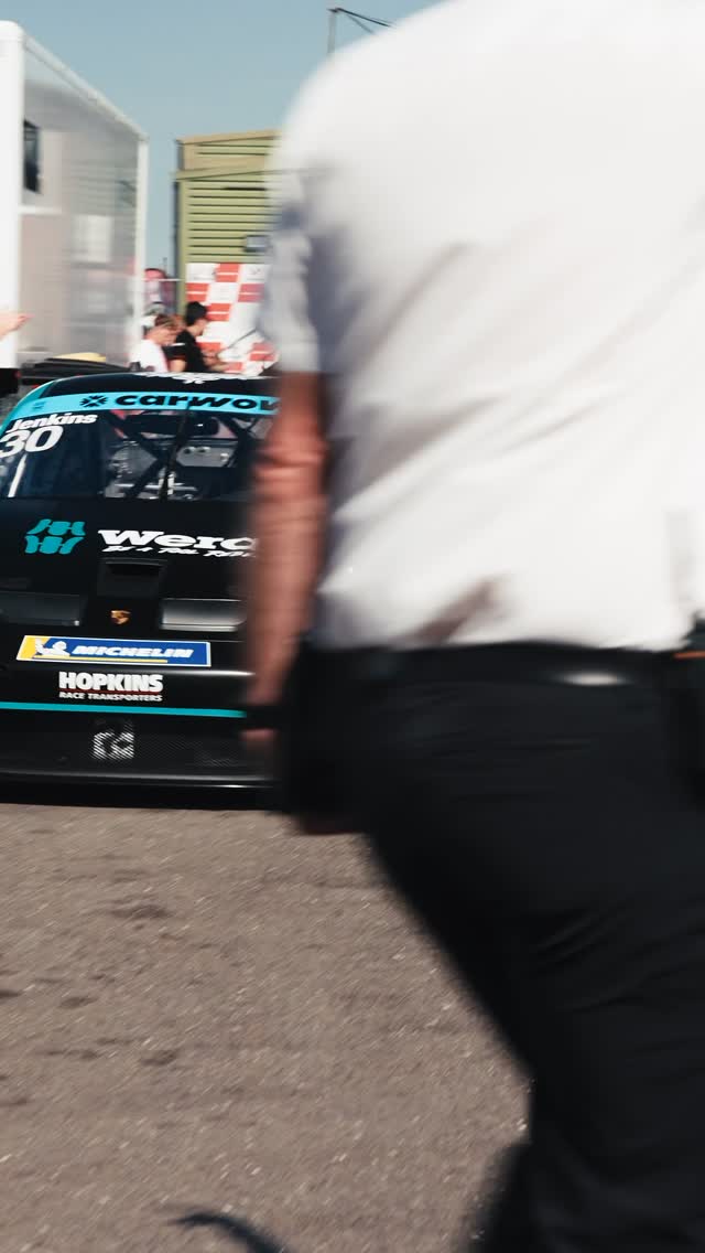 A weekend to remember 🏆
🎥 @thruthelensmedia_
📝 Race report on my website, link in bio.
#willjenkinsracing #carreracupgb #motorsport #btcc @porscheraces_gb @carwow @allianceraceuk @weratoolsuk @weramotorsport @teamparkerracing @hopkinsracetransporters @asset_alliancegroup @reefertrailercentre @safholland_uk @thegreengroupuk @wstransportation @toolmaniacuk #weraallianceacademy