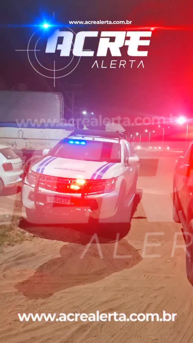 🚨 Criminoso é baleado após apontar arma para policiais durante acompanhamento no Ramal do Macarrão
Uma ação criminosa registrada na noite desta sexta-feira terminou com um bandido ferido por arma de fogo na região do Belo Jardim 1, em Rio Branco, área conhecida como Ramal do Macarrão.
Segundo informações, a Polícia Militar iniciou um acompanhamento após os suspeitos desobedecerem uma ordem de parada. Dois indivíduos estavam em uma motocicleta quando um deles teria apontado uma arma para a guarnição.
Diante da ameaça, os policiais reagiram e o criminoso acabou baleado. Ele recebeu atendimento médico no local e foi encaminhado para uma unidade de saúde.
🔴 Matéria completa no site www.acrealerta.com.br
#RioBranco #PoliciaMilitar #BeloJardim #RamalDoMacarrao #OcorrenciaPolicial Acre AcreAlerta Noticias SegurancaPublica