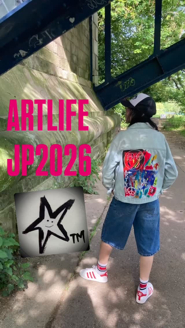 ARTLIFE is My Passion ❤️
Have a SUPER weekend & remember……
As Banksy Quotes…..
‘Follow Your Dreams’ 🙌😘☮️
Denim Jacket Designed by Me 😊
#artist #followyourdreams #design #artlife