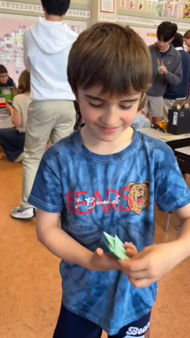 From producers to consumers, supply to demand, our 2nd graders became real entrepreneurs!
Students designed their own mini stores, created goods and services, and brought economics to life during our Market Day project. We loved seeing their creativity, teamwork, and business skills shine while practicing Washington State economics standards in a hands-on way!
#ProjectBasedLearning #2ndGrade
