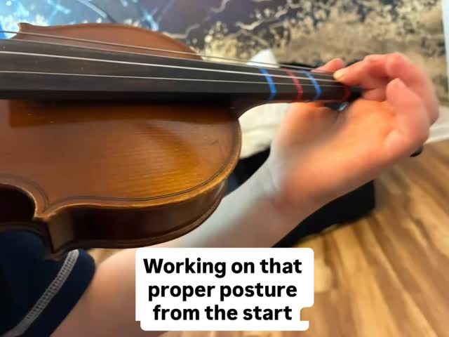 Correct hand position is so important. We send pictures, explanations and weekly notes!
#Posture #ergonomics #physiology #musiclessons #yeahthatgreenville