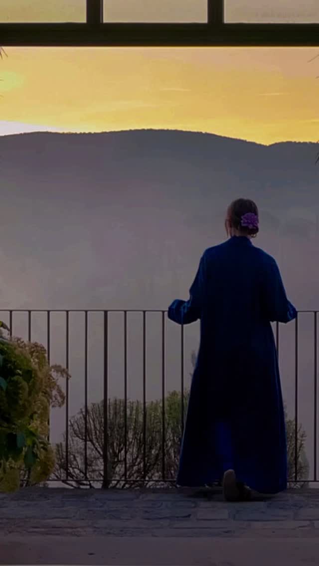 Some places are built to impress.
Others are created to endure.
Reschio is not simply a hotel — but a timeless world of ancient stone, horses, olive groves and slow Italian living between Umbria and Tuscany.
For those who understand that true luxury never needs to speak loudly.
Curated by UNIQUELUXURY.TRAVEL.
—
Video: @reschio