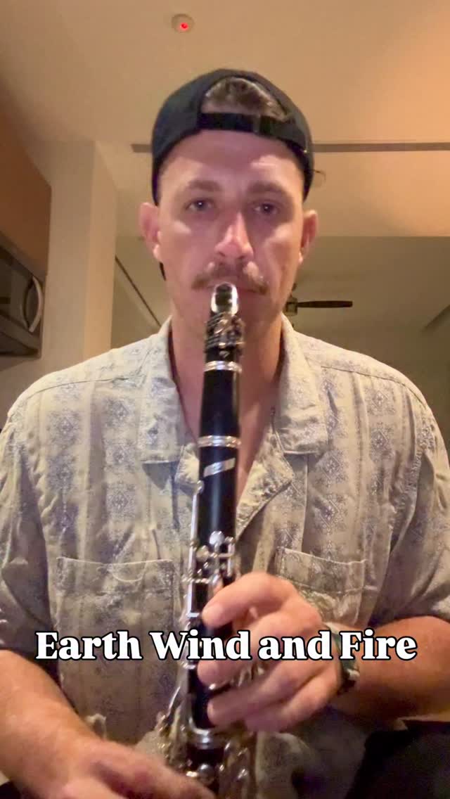 Earth Wind and Fire on clarinet! This is one of the all time most tasteful solos! 🎸🎶
⭐️Join my Improvisation 101 Course⭐️
www.jazzclarinetacademy.com
#clarinet #saxophone #music #band #jazz @legerereeds @silversteinworks