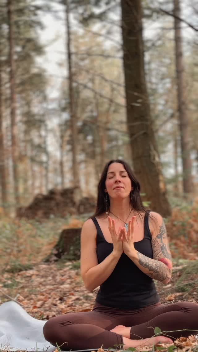 SOUL REVOLUTION FESTIVAL 🙌
Tomorrow we all gather together at one of the best UK festivals & I cannot wait to share two sessions with the @soul.revolution.festival family this year! I’ll also be assisting & sharing along my babe @sallysmiles & cocreating with @serenity_flow_with_jo & @sallysmiles on Monday for the Willow Tea ceremony 🌀
It’s so nice to see everyone coming together in fields for movement, dance, connection, medicine, sound, song & this year we are fully diving into the whole energy of it all.
I’ll be sharing two sessions & would love to see you if you feel called to participate.
Friday 5.30-6.30pm 🧡
Heart & Earth - Awakening & Authentic Connections.
This upbeat, playful session is all about pure presence, using movement as our primary language of authenticity. Enjoy a beautiful mix of guided yoga, collective movement, strong sequences & curious challenge. By honouring your true self & building deep self-trust, you naturally open the gateway to genuine connection with others.
The festival is the perfect backdrop to move beyond the superficial, find your people & share embodied joy.
Saturday 12.00-1.00 ☁️
Inhabiting, Body & Earth.
Join me for a fluid, slow yet strong yoga practice designed to build deep, functional awareness that goes far beyond the mat. In this session, you’ll track sensation & listen to your body’s physical feedback, learning to breathe through challenge & navigate unfamiliarity. This physical experience translates directly to modern living. When life brings overstimulation, this is your gentle reminder to find your center.
This is your opportunity to consciously return home to the grounded intelligence of your own body & meet your heart & mind with pure compassion.
Sending you all blessings for a beautiful weekend ahead, V x