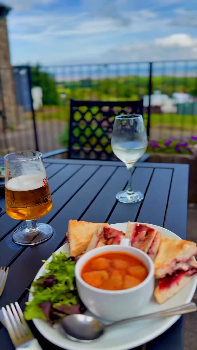 Is this one of Wales’ best stopovers? 👀⛰️🚐
North Wales, you’re spoilt for choice sometimes 😍
Today’s lunch spot: Local Food Champion 🍽️🫶 @thebritanniainn_halkyn ⛰️✨
Fantastic warm welcome from an attentive hospitality team, a great menu with delicious generous plates, and a beautiful setting that perfectly balances contemporary restaurant vibes with traditional country pub charm 🍽️💚
Add in outdoor seating with incredible far-reaching views, plus rooms AND caravan/campervan pitches… and they really do tick all the boxes 👀🙌
Perfect whether you’re local and fancy lunch with a view, passing through, or parked up for the weekend 🚐✨
Definitely one to add to the list.
#NorthWales #Flintshire #CaravanLife #VanLife #NorthWalesFoodies