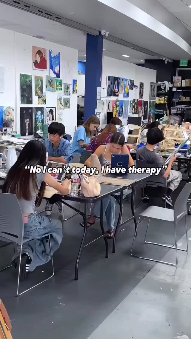 I said I had therapy🤔. I never said what kind🤨🎨.
#theartistlab #irvine #artclasses #artistherapy #artstudio