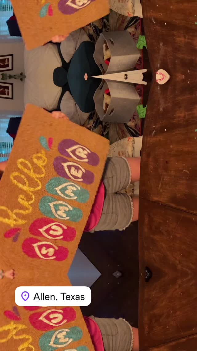We did it! We made it through another school year! Now, come get your summer started right and paint yourself a new doormat next Thursday 5/28 at Chicken n pickle in Allen.
#letsgethandsy #craftnight #welcomemat #summerdecor #dfw