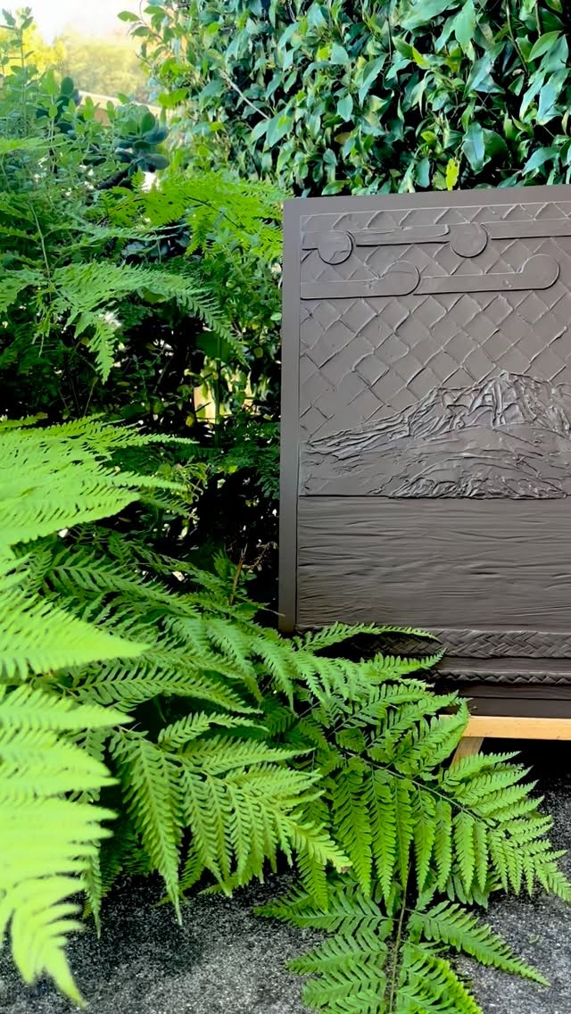 NŌ KONEI AU ~ I am from here 🤎 NOW AVAILABLE in my online store x Customise with your Maunga, Whenua & Wai #maunga #whakapapa #turangawaewae #home #art