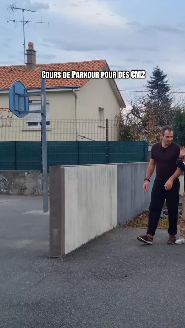 extrait d'un cours de Parkour pour des CM2 sur le temps périscolaire 😊🙏
#Parkour #sport #coaching #vivrefort