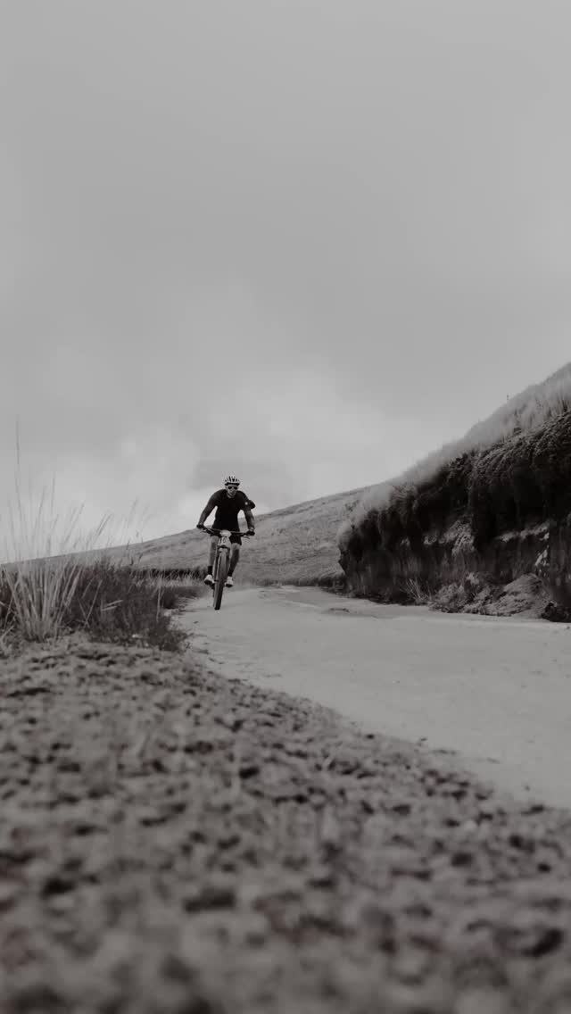110 km brutales por los Andes que nos dejaron sin piernas pero con ganas de más. 🔥
Nos vemos mañana en la línea de partida del Día 2.
¡A descansar!