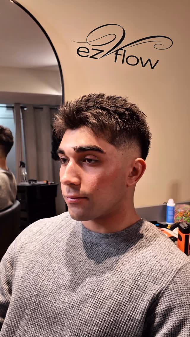 Clean burst fade. Textured spike up. Simple but hits every time ⚡️
@ezvflow_hair
#burstfade #lowdropfade #spikehair #menshair #hairtransformation