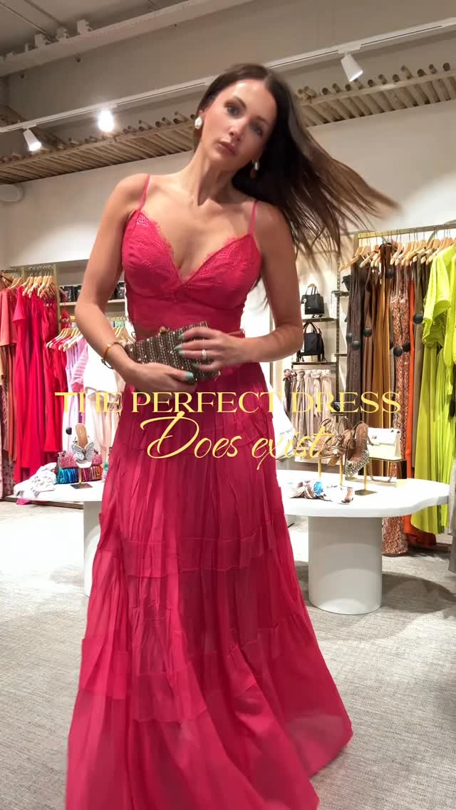 ✨ La robe parfaite existe.
Et non… elle ne reste jamais longtemps en boutique. ❤️🔥
Coupe irrésistible, allure ultra féminine… c’est le genre de robe qu’on essaie “juste pour voir” et qu’on ne veut finalement plus quitter.
Si vous avez une cérémonie, un événement ou simplement envie de faire sensation cet été… foncez chez LOULOU BELLE ETOILE avant qu’elle ne disparaisse !
Parce que certaines pièces ne font que passer…
et celle-ci fait clairement partie des coups de cœur de la saison. 🥹❤️
#LOULOU #loulouluxembourg #premiumdress #crush #premiumbrand