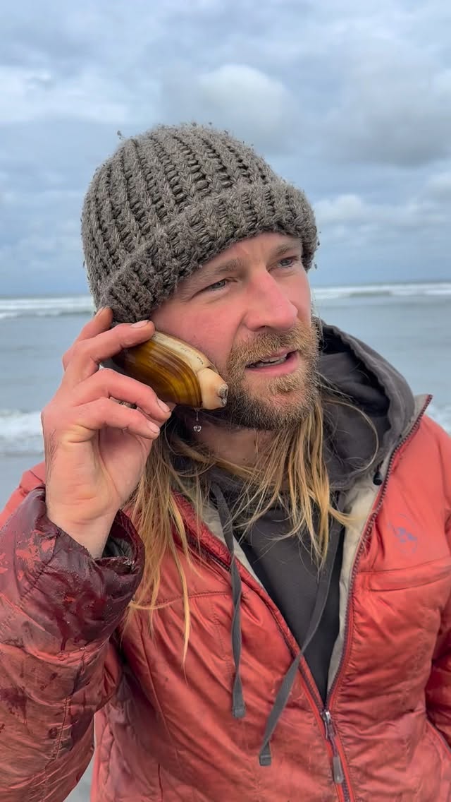 Wow, we live in such a beautiful place! That clam digging on the Oregon Coast was EPIC last weekend!
Hope ya’ll are finding a little time to wander outside and forget your phone exists for a minute. 😉
#traveloregon #oregoncoast #razorclams #localfood #oregonseafood