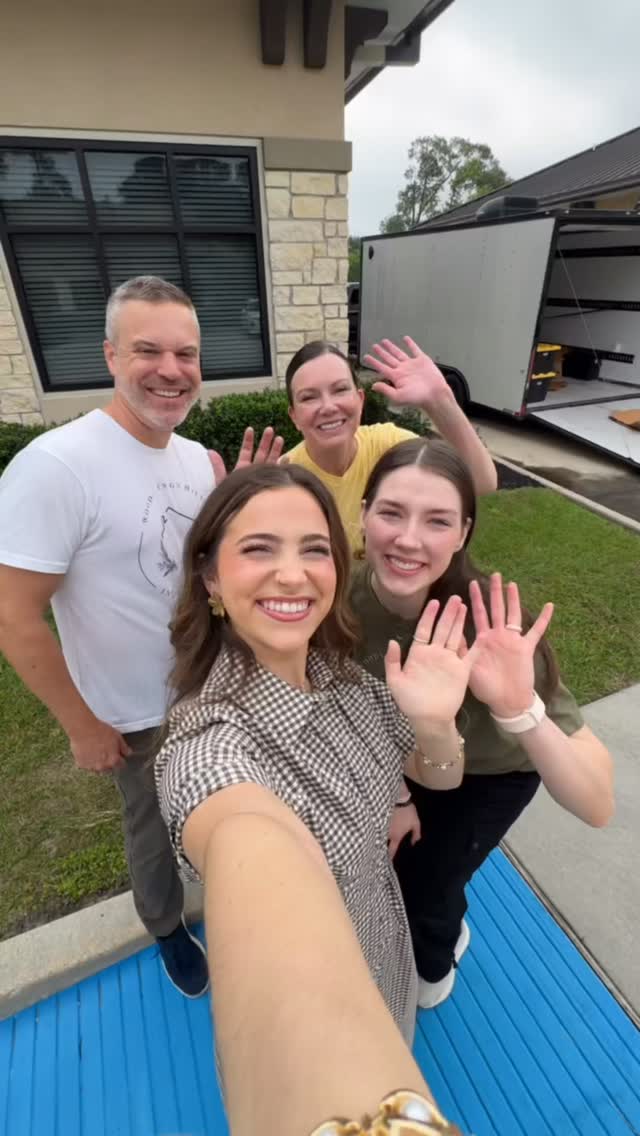 Love days like these when we get away from the screens and spend the day in the field - installs, jobsite visits, styling details, and client presentations.
Nothing better than seeing a project move through every phase and come together in real time. So grateful we get to do this everyday! š«¶š¼