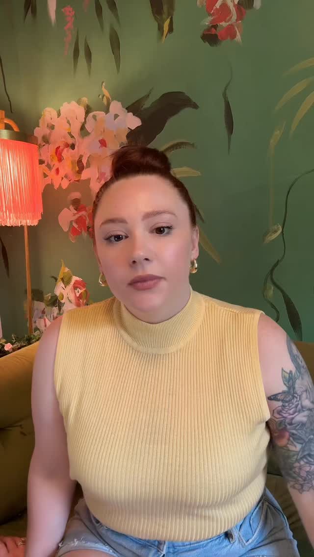 Sometimes loving someone well and being assertive are one in the same.
#assertiveness #womensmentalhealth #womenhelpingwomen #therapistlife #reelinstagram❤️
