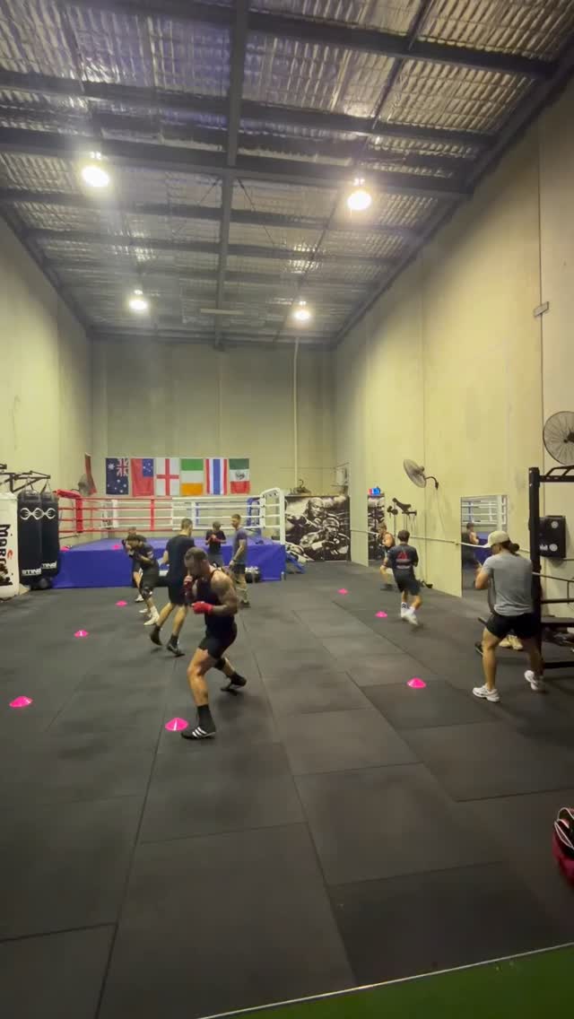 Blessed to have a good bunch of people in the gym always working always pushing each other🥊 #boxing #kidsboxing #mentalhealth #womansboxing #mensboxing