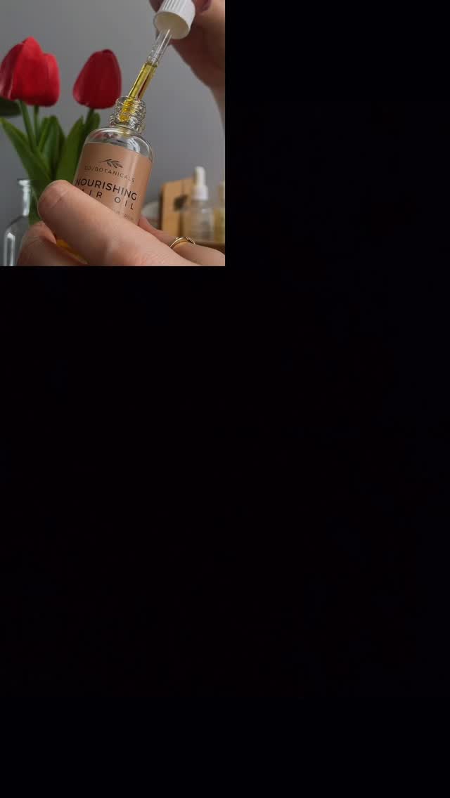 not heavy.
not greasy.
just nourishing.
made with calendula-infused apricot kernel oil, moringa, baobab, cucumber seed oil + more to soften dry ends, smooth frizz, and support a healthy-feeling scalp.
your hair will thank you. 🤍
#GDBotanicals #CalendulaInfused #NaturalHairCare #IngredientFocused