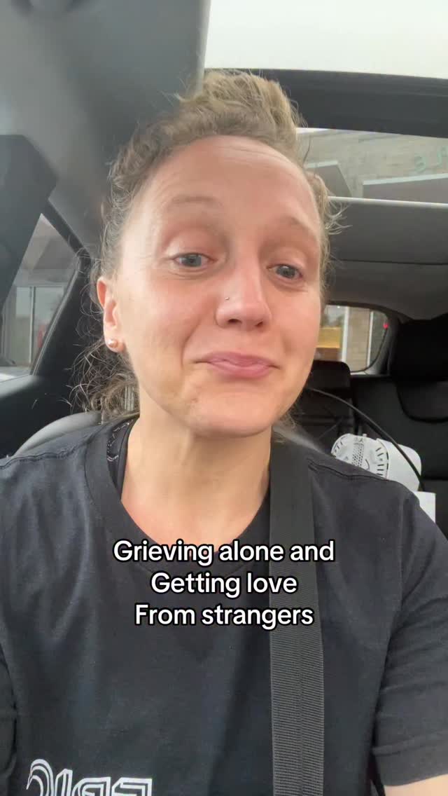 Hugs to anyone who needs it ❤️ there are good people in the world, who give good hugs.
#single #childfree #childfreebychoice #grief #grievingalone