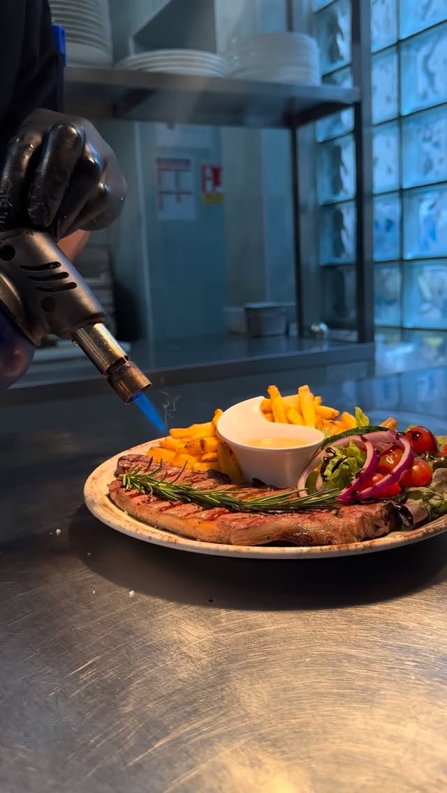 Un italien halal à moins de 20€ ?
Oui, ça existe. 🍝🇮🇹
Chez Pasta Cosi :
✔️ pâtes fraîches
✔️ recettes généreuses
✔️ full halal
✔️ prix accessibles
Manger bien sans finir en découvert, c’est le vrai luxe.