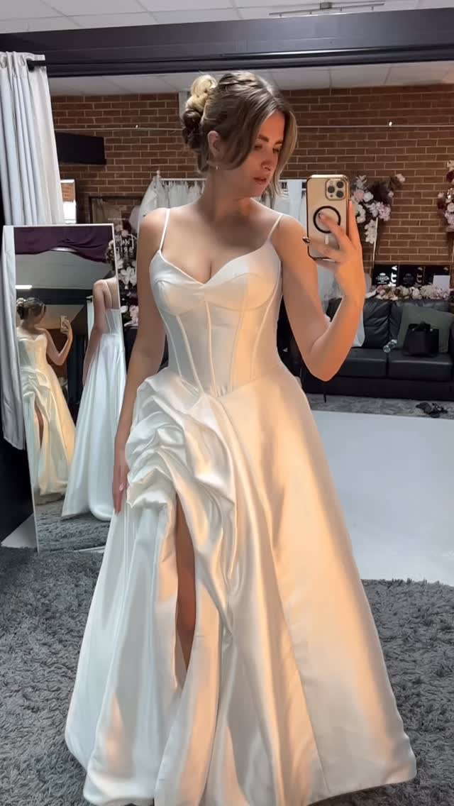 Oh so GORGEOUS!!
Featuring New 2027 Demetrios gowns in store making your wedding dress shopping a breeze. With so many gorgeous creations we will make sure you stand out like your inner goddess bride is supposed to 💗
#dreamdress #bridalgownshopping #centralcoastwedding #huntervalleyweddings #centralcoastweddings